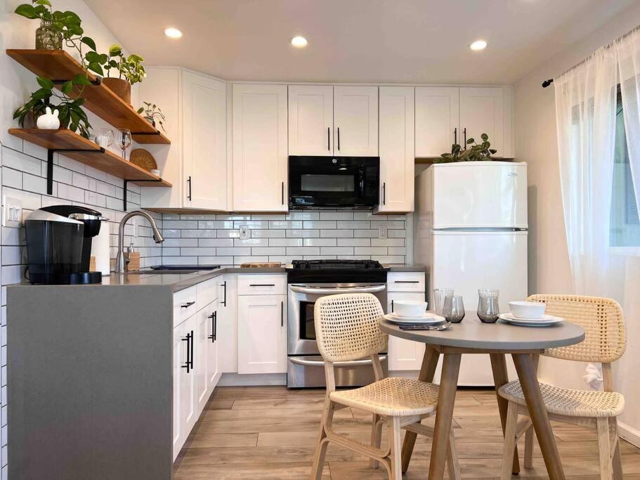 The Cozy Oasis - A Renovated And Modern Studio Near Lax + Sofi + Beaches + Freeway Lawndale Luaran gambar